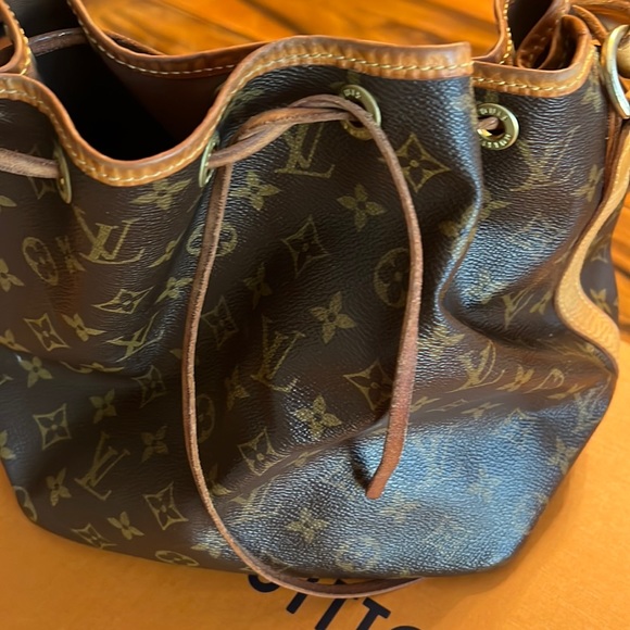 🌸Authentic Louis Vuitton🌸 Reasonable offers please 🌼 - Picture 3 of 16